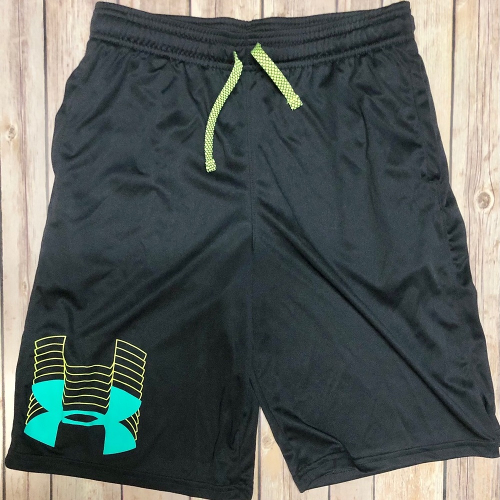 Under Armour boys shorts size YLG